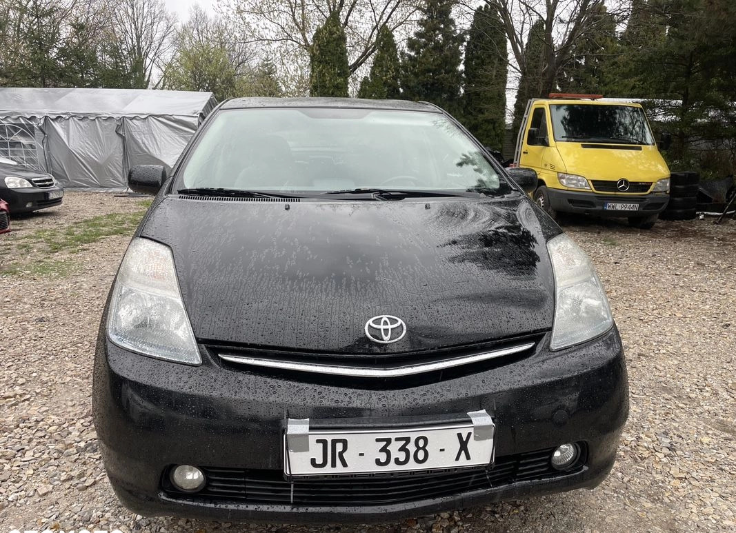 Toyota Prius cena 24500 przebieg: 205000, rok produkcji 2008 z Zielonka małe 232